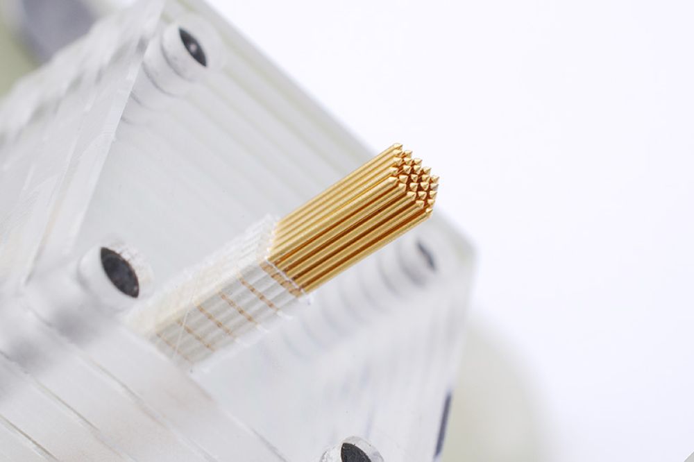 microcontact finepitch adapter